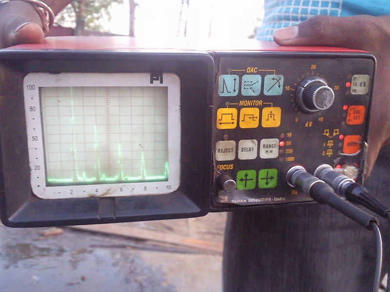 Images_Learn/22_WC_1982_NDT_Abhijit_Nandi_Ultrasonic_Testing_Machine.jpg