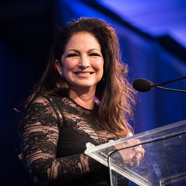 Images_Music/WC_Music_6_White_Smooch_James_McCann_Gloria_Estefan.jpg