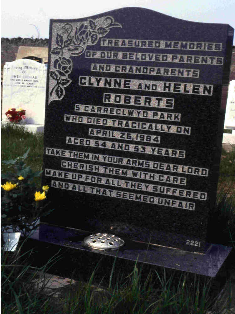 Story_18_Anglesey_Holyhead_Cemetery_The_Grave.jpg